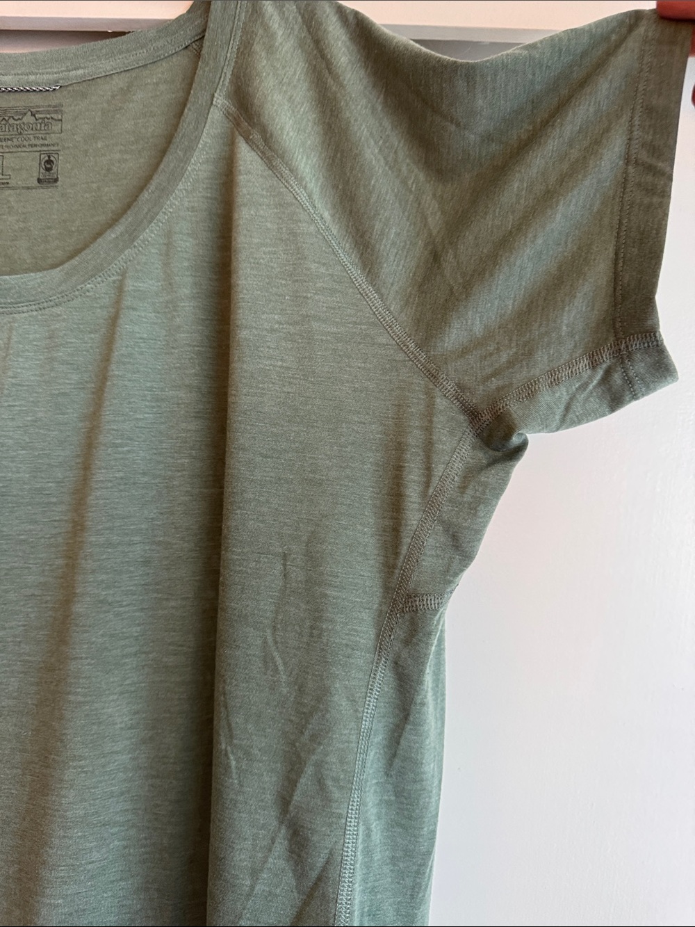 Patagonia Capilene Cool Trail Relaxed Scoop Neck Tee in Sage Green XL - Picture 6 of 12